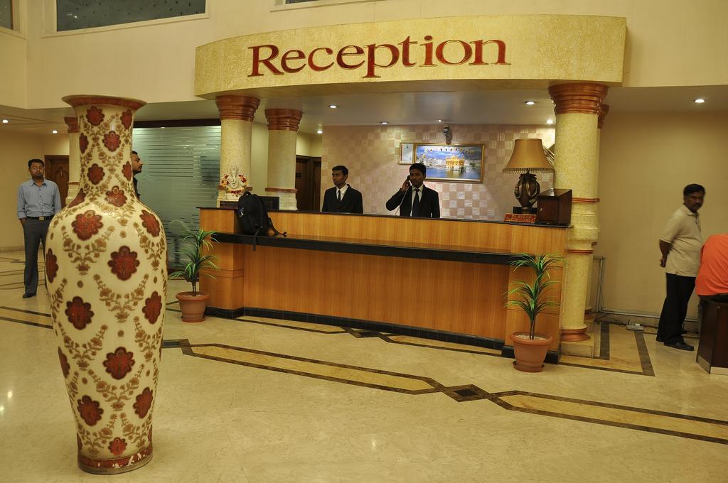 Hotel Grand International Rāipur Exterior foto